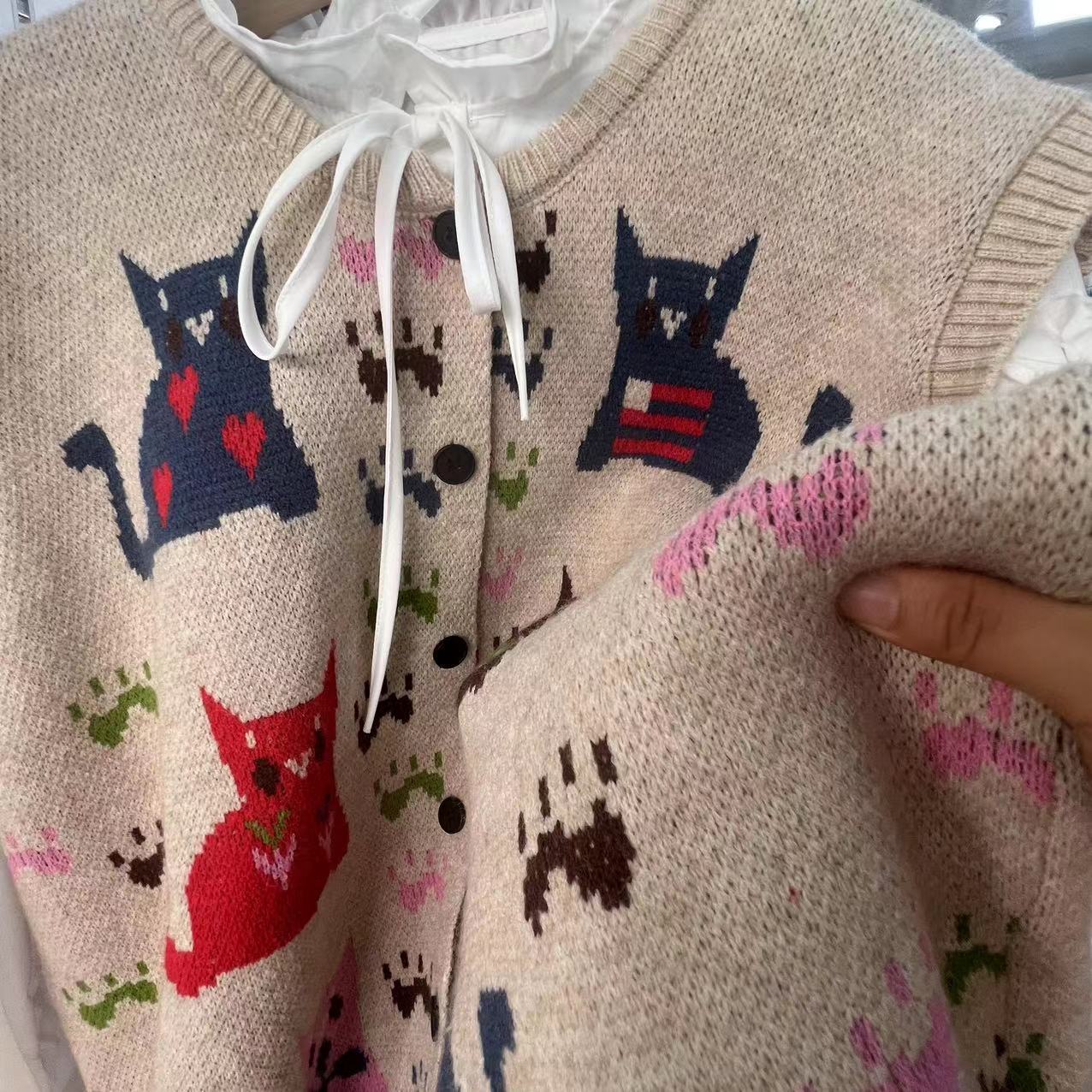 Gentle Sleeveless Cat Knitted Vest For Women